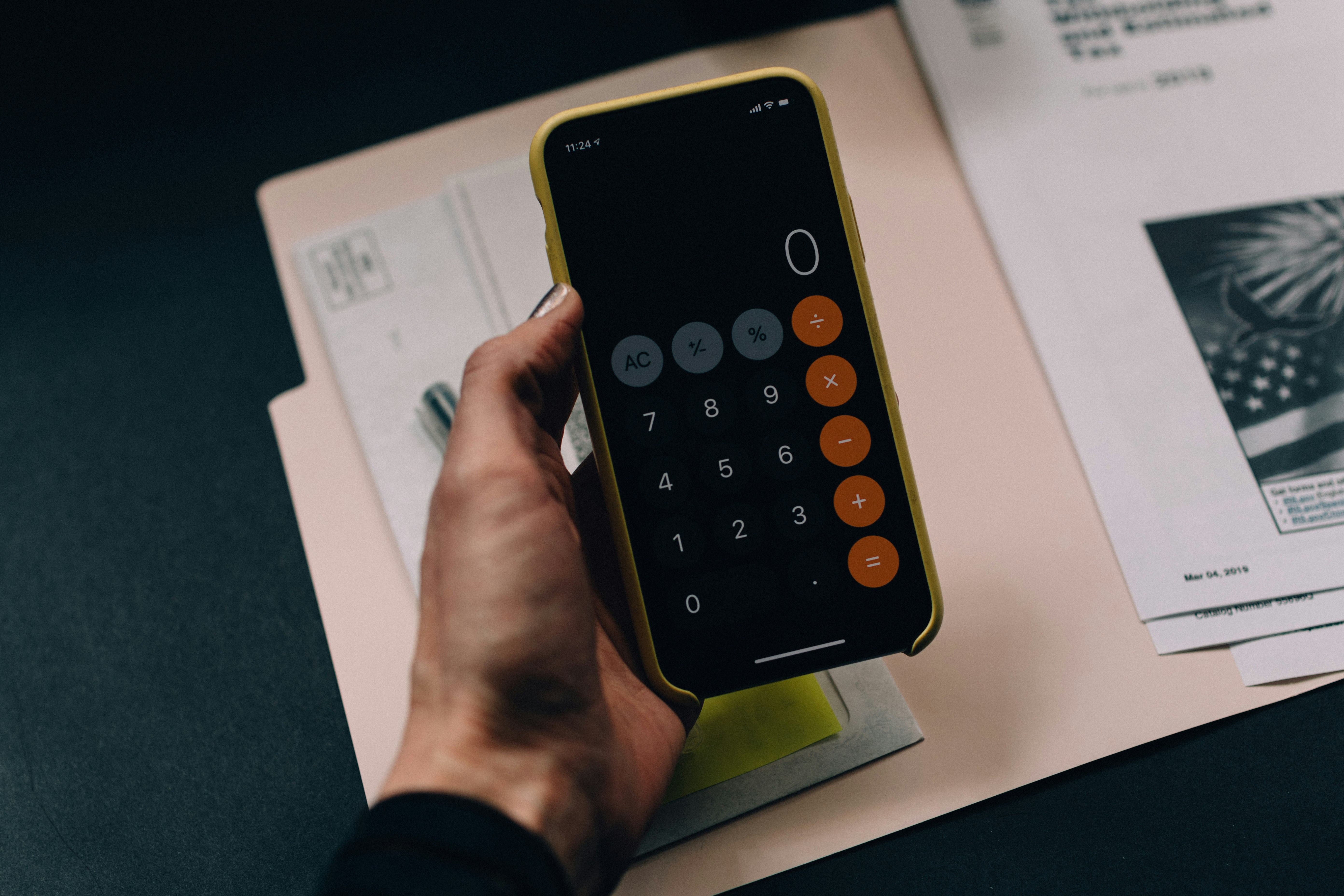 How to Manage Irregular Freelance Income Without Constant Money Stress