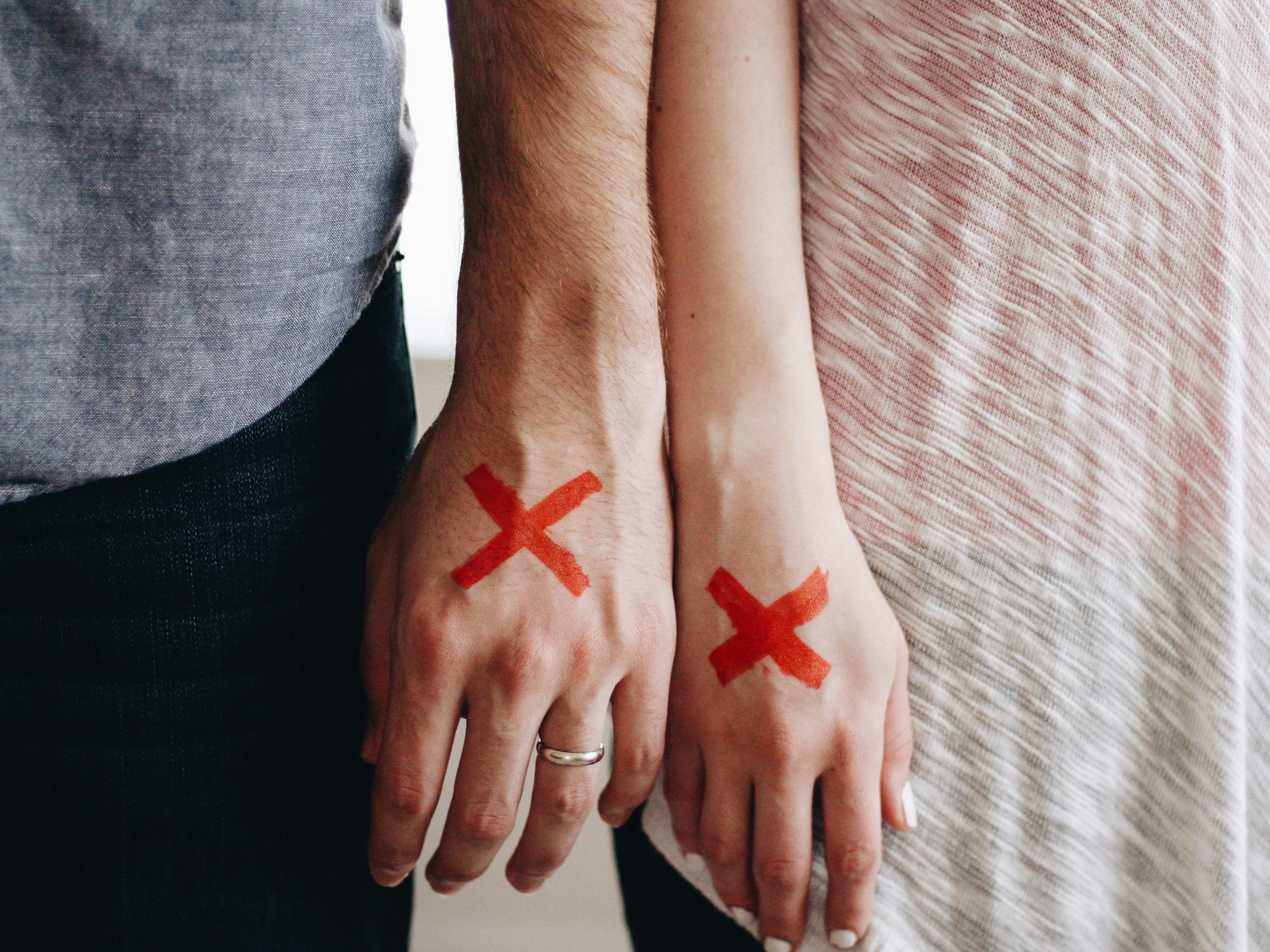 How to Know a Relationship Is Becoming Toxic: 12 Warning Signs